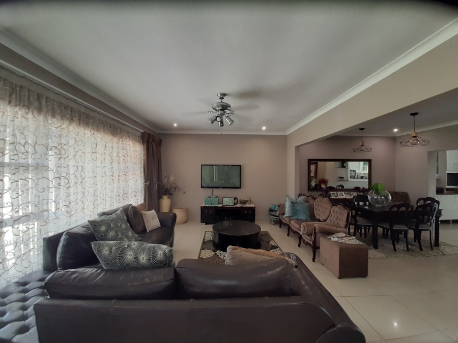 4 Bedroom Property for Sale in Abbotsford Eastern Cape